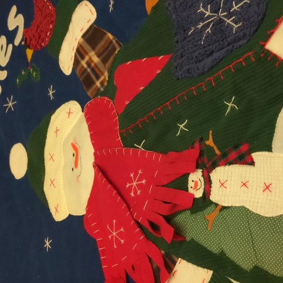 Beautiful Christmas Quilt - Picture 2 of 11